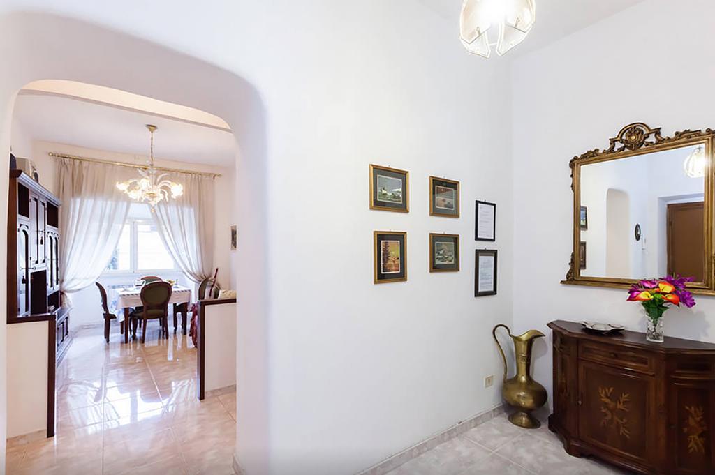 Caterina One O One - Embassy Apartment ローマ エクステリア 写真