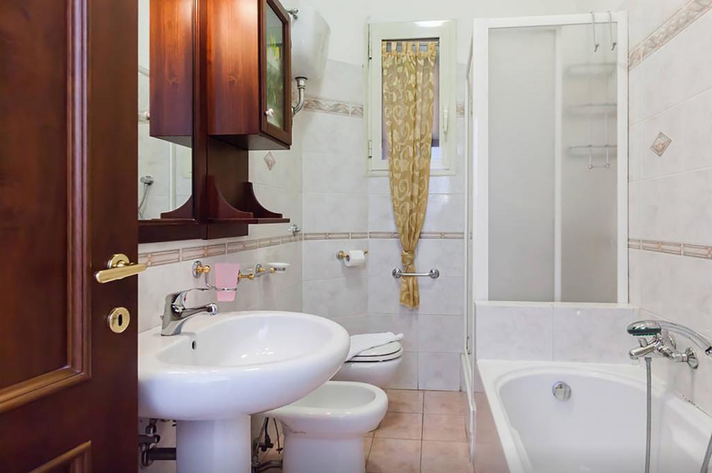 Caterina One O One - Embassy Apartment ローマ エクステリア 写真